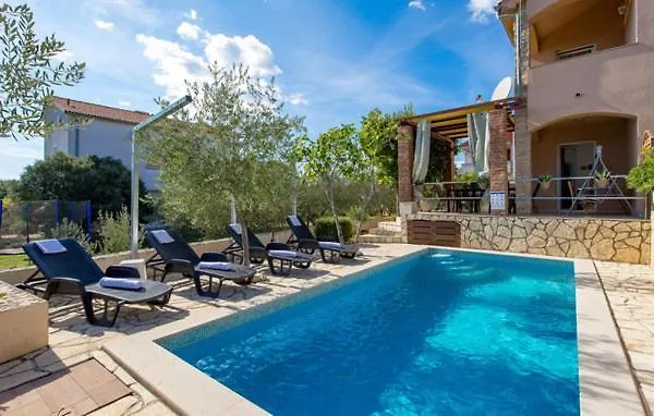 Boko 3* Pinezići